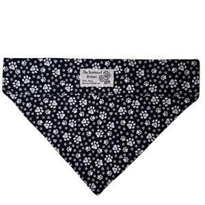 Black Dog Cat Bandana with White Paw and Hearts Print Design Medium Cotton NEW